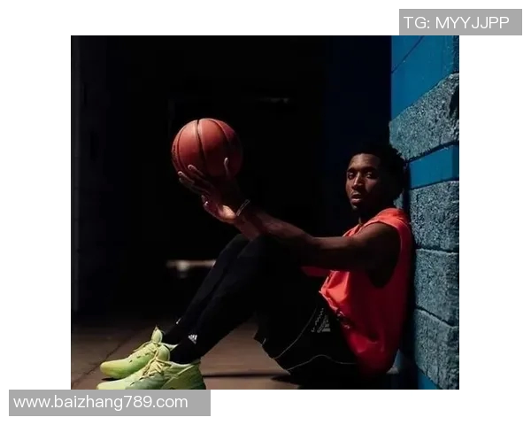 米切尔与足球明星之间的友谊与合作关系探讨