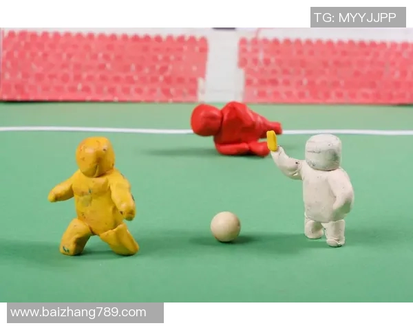 用胶泥创作足球明星形象视频展现艺术与运动的完美结合